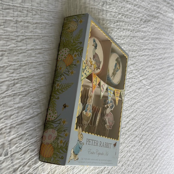 Peter Rabbit Easter Cupcake Kit 24 cases and Toppers - Picture 4 of 5